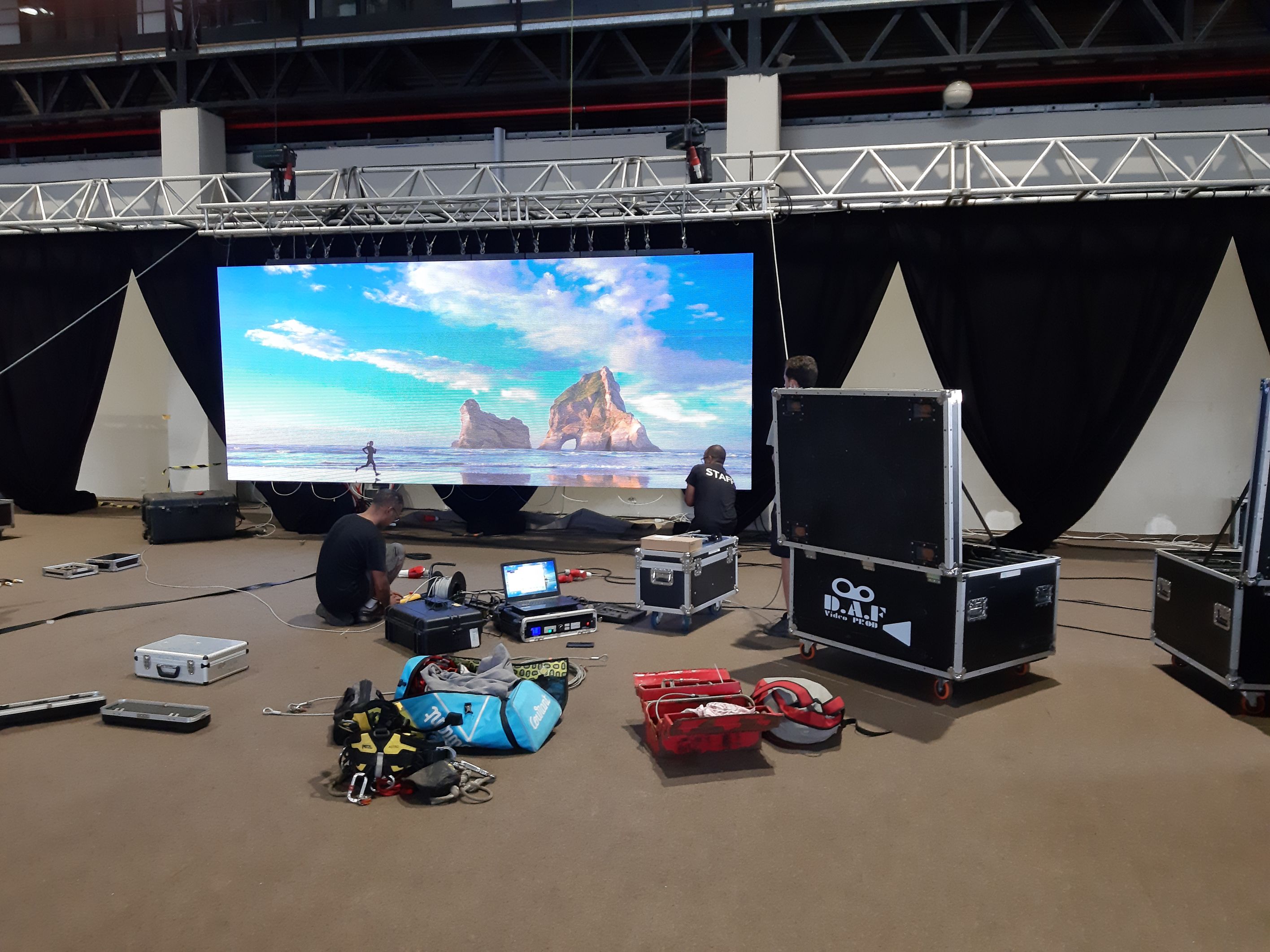 ecran-live-captation-location-saint-pierre-led-reunion-concert-diffusion
