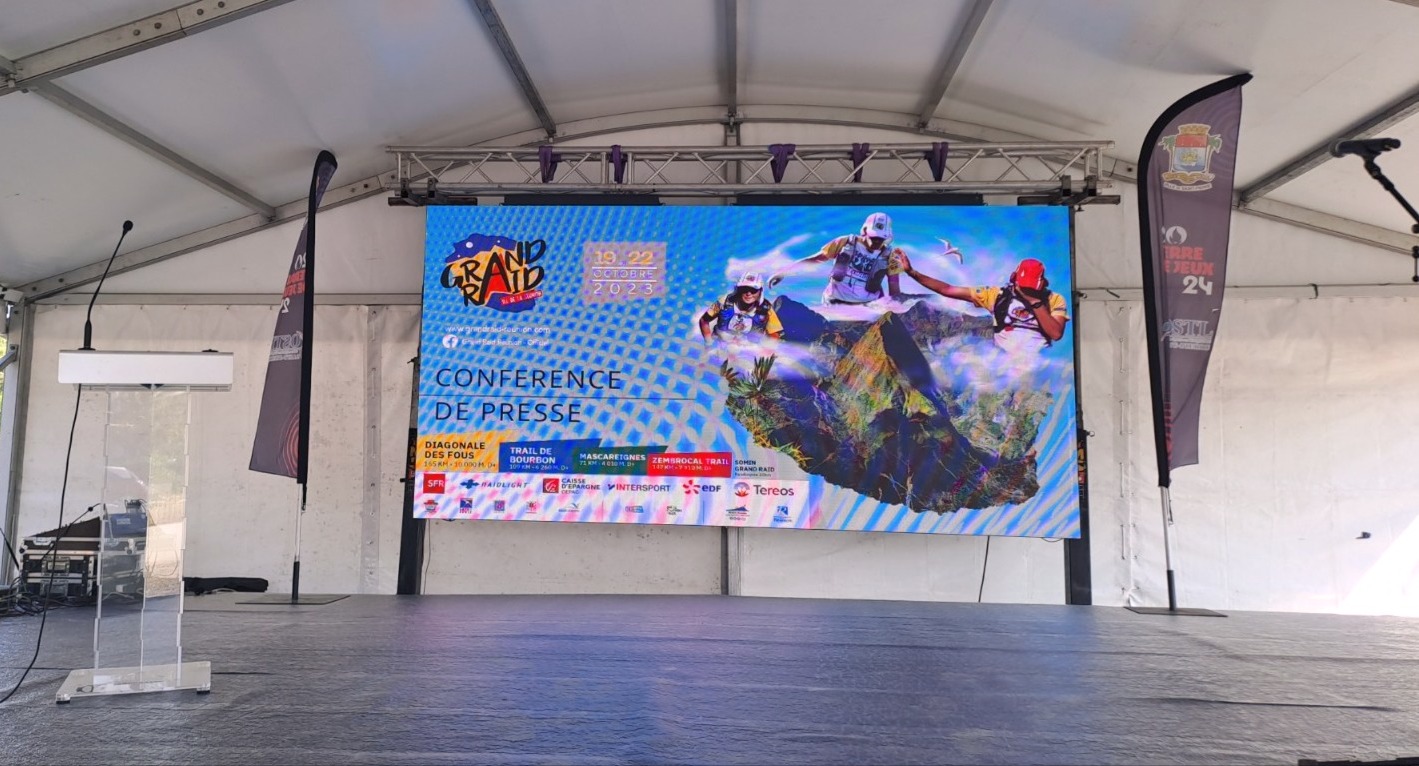 ecran-led-reunion-visioconference-diffusion ecran-led-reunion-visioconference-diffusion